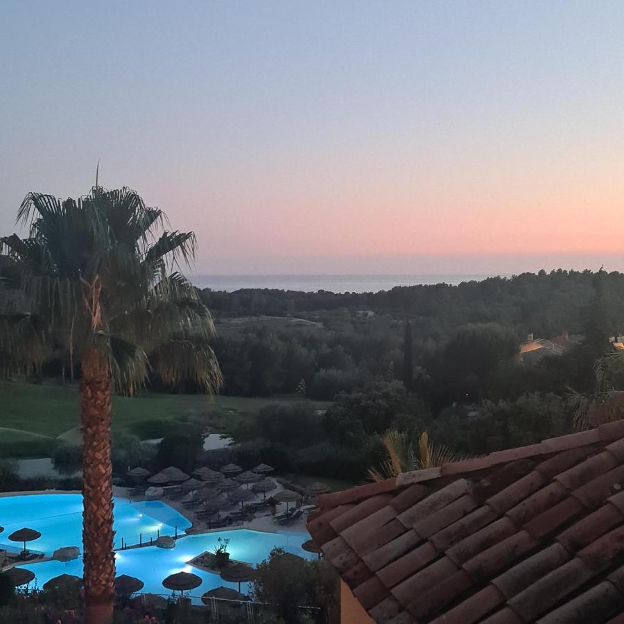 Hameau Des Amandiers - Vue Mer, Golf Et Vignes Apartment Saint-Cyr-sur-Mer Ngoại thất bức ảnh